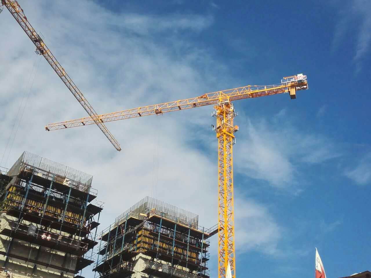 Sự phát triển và triển vọng tương lai của cần cẩu tháp